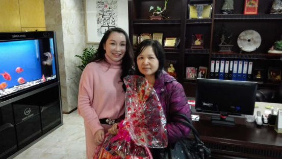 唐理事长慰问伤病退役运动员李建华